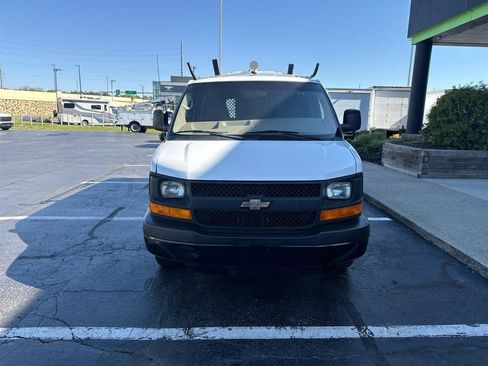 Used 2011 Chevrolet Express 2500 RWD image 3