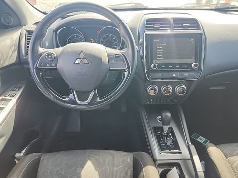 Used 2021 Mitsubishi Outlander Sport SE image 6