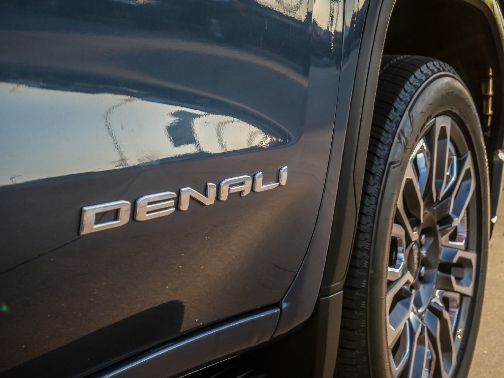 Used 2025 GMC Sierra 1500 Denali Ultimate AWD/4WD image 11