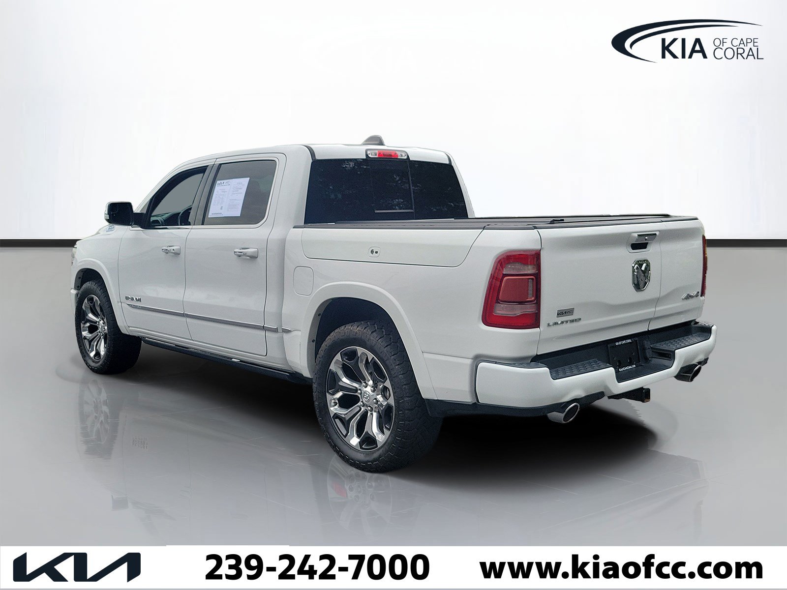 Used 2022 RAM 1500 Limited w/ Body Color Bumper Group AWD/4WD image 4