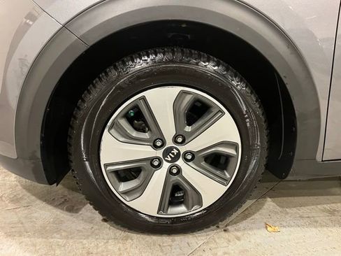 Used 2018 Kia Niro EX image 7