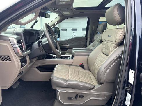 Used 2025 Ford F450 Platinum w/ Platinum Plus Package AWD/4WD image 11