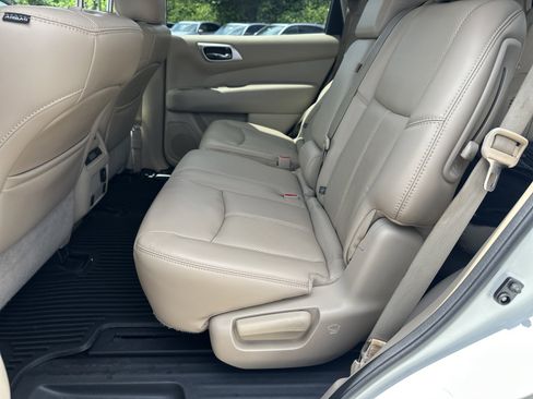 Used 2016 Nissan Pathfinder Platinum AWD/4WD image 24