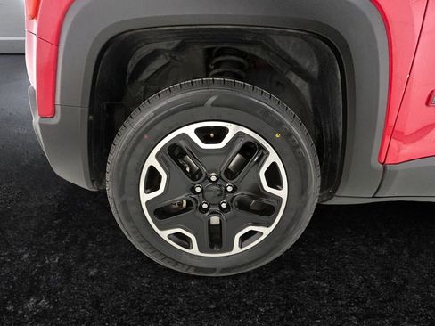 Used 2017 Jeep Renegade Trailhawk image 27