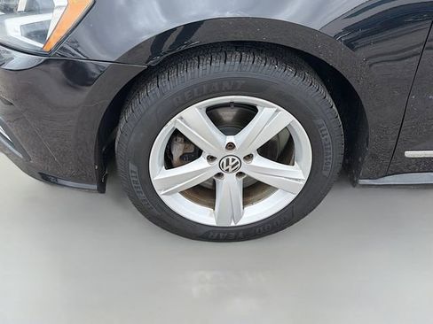 Used 2017 Volkswagen Passat 1.8T SE image 29