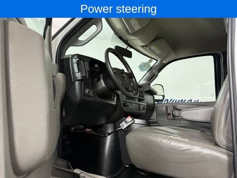 Used 2016 Chevrolet Express 2500 RWD image 10