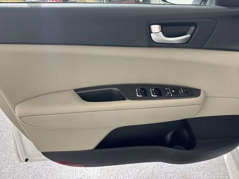 Used 2018 Kia Optima LX w/ 17" Alloy Wheels Package image 19