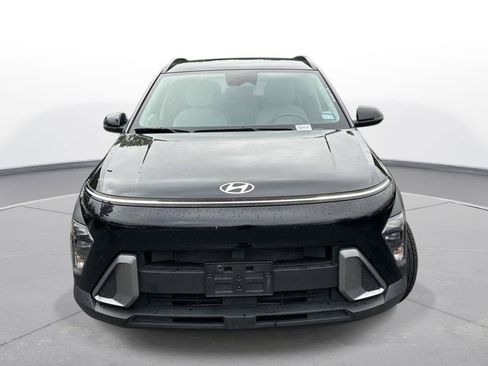 Used 2025 Hyundai Kona SEL FWD image 3