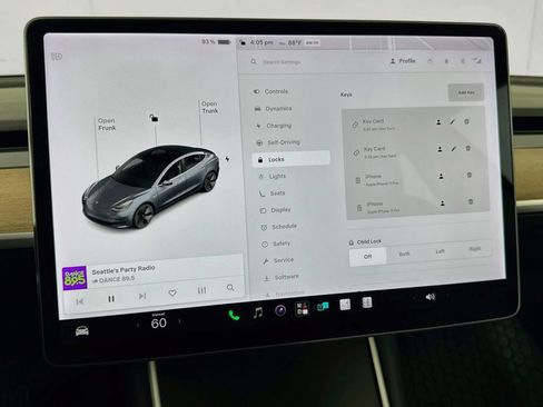 Used 2018 Tesla Model 3 Mid Range RWD image 23
