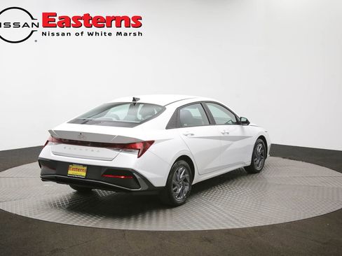 Used 2024 Hyundai Elantra SEL image 40