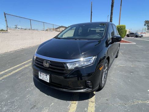 Used 2023 Honda Odyssey EX-L image 4