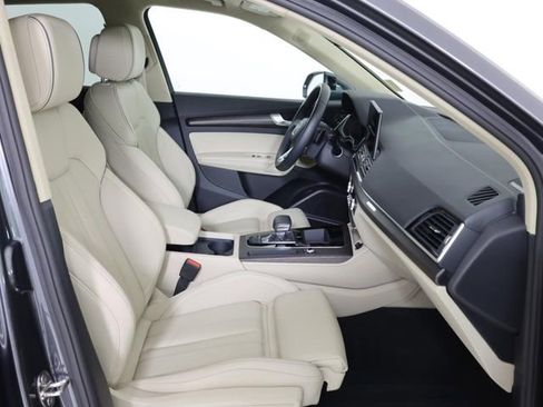 Certified 2025 Audi Q5 2.0T Premium Plus w/ Premium Plus Package image 13