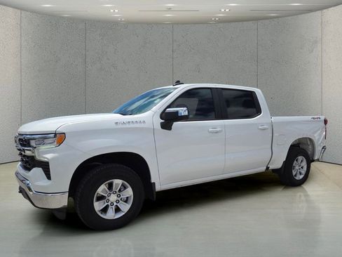 Used 2024 Chevrolet Silverado 1500 LT AWD/4WD image 7