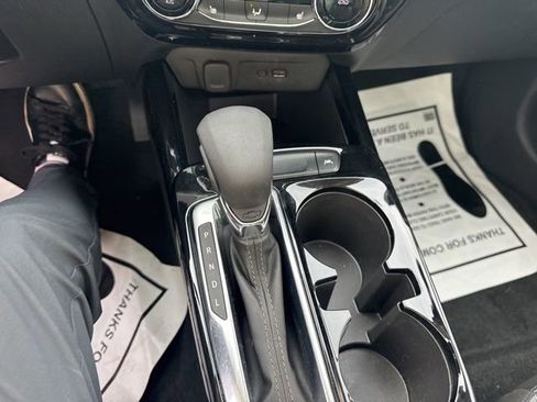 Used 2025 Chevrolet Trax LT w/ LT Convenience Package image 14