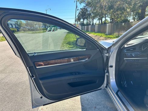 Used 2013 BMW 740Li image 17