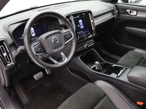 Used 2021 Volvo XC40 P8 Recharge w/ Advanced Package image 14