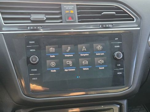 Used 2022 Volkswagen Tiguan SE R-Line FWD image 27