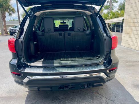 Used 2017 Nissan Pathfinder Platinum w/ Midnight Edition Package FWD image 17