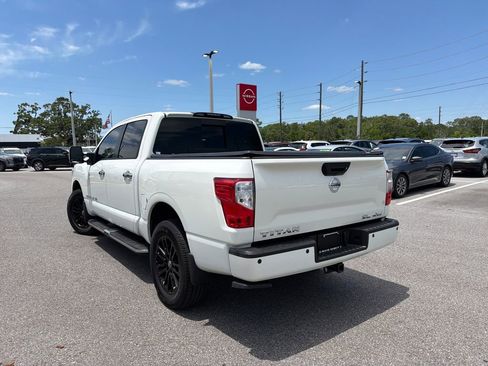 Used 2018 Nissan Titan SL AWD/4WD image 5