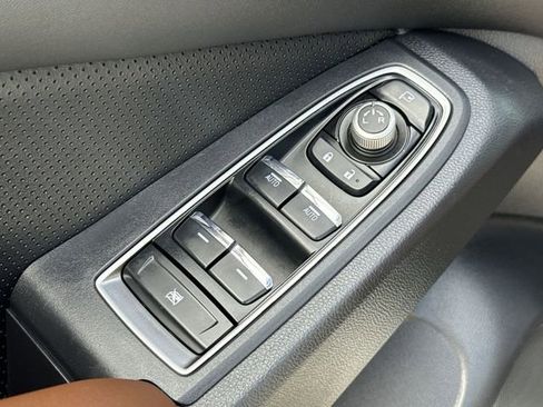 Used 2025 Subaru Ascent Touring AWD/4WD image 18