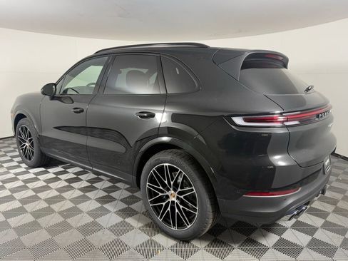 New 2026 Porsche Cayenne image 3