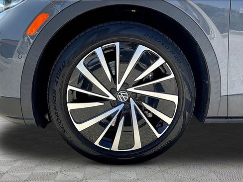 Used 2023 Volkswagen ID.4 Pro S Plus RWD image 33