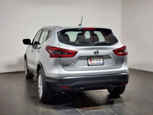 Used 2021 Nissan Rogue Sport S image 26