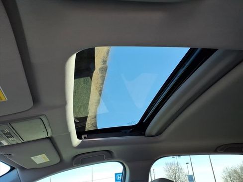 Used 2022 Honda CR-V EX image 11