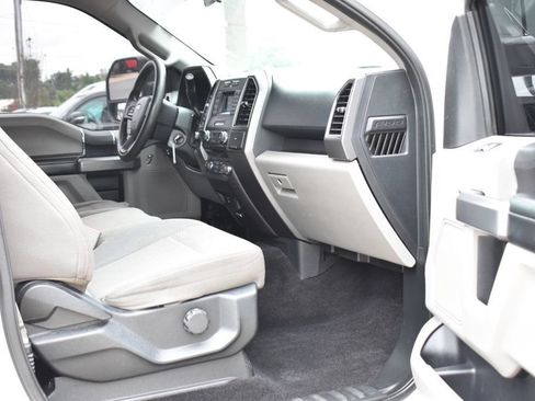 Used 2017 Ford F150 XLT AWD/4WD image 18