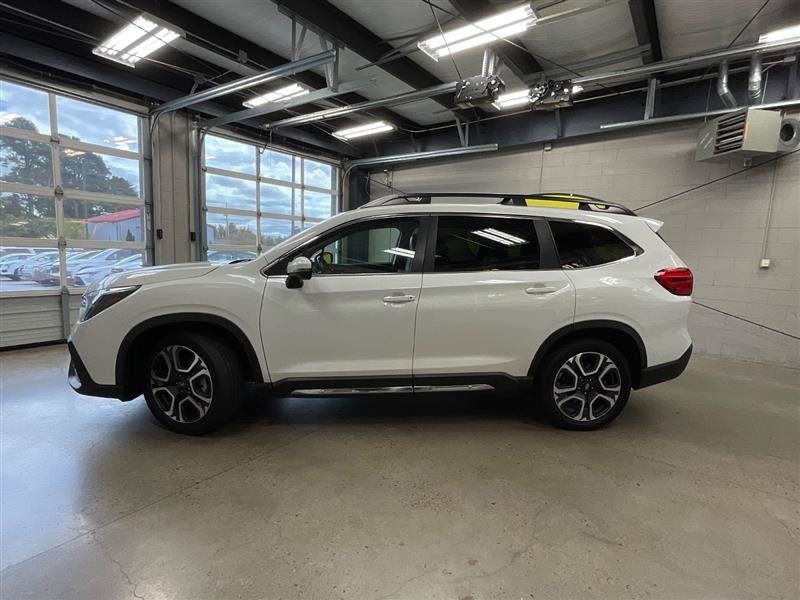 Used 2023 Subaru Ascent Limited AWD/4WD image 2