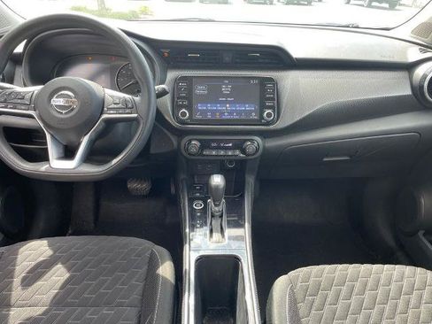 Used 2021 Nissan Kicks SV FWD image 11