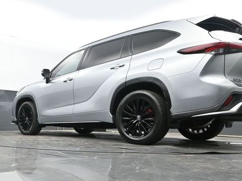 Used 2024 Toyota Highlander XSE image 28