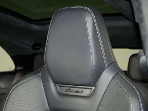 Used 2026 Porsche Macan Turbo Electric AWD/4WD image 19