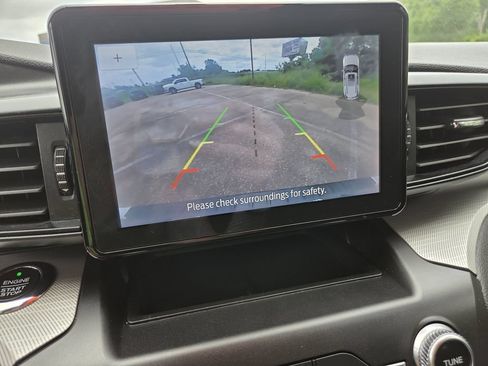 Used 2020 Ford Explorer XLT RWD image 10