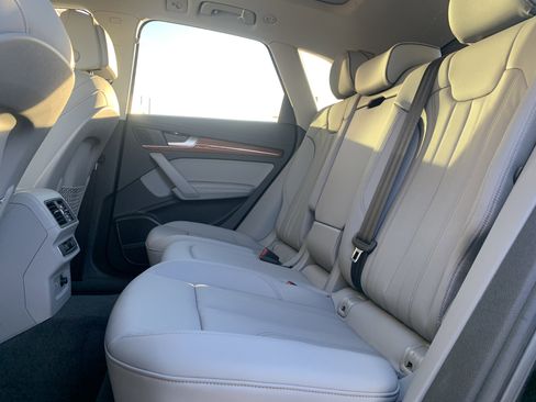 Certified 2022 Audi Q5 e Premium Plus w/ Premium Plus Package image 21