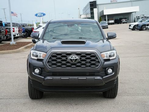 Used 2023 Toyota Tacoma TRD Sport AWD/4WD image 2
