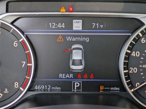 Used 2023 Nissan Altima 2.0 SR image 24