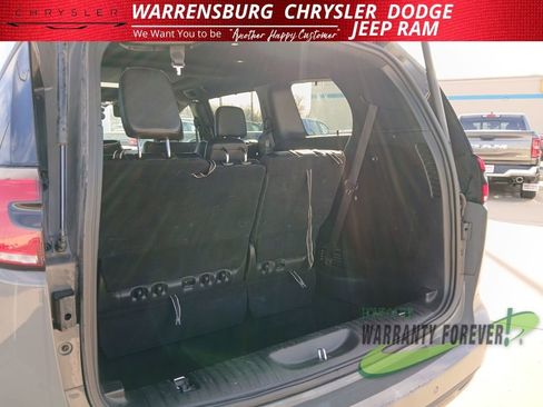 Used 2025 Chrysler Pacifica Limited image 33