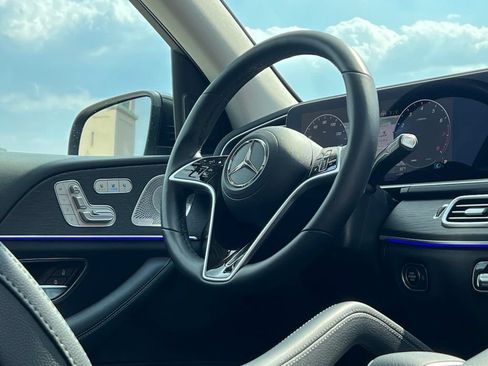 Certified 2026 Mercedes-Benz GLS 450 4MATIC image 21