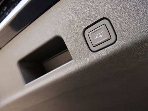 New 2026 Chevrolet Traverse LT w/ Midnight/Sport Edition FWD image 22
