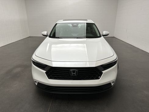 Used 2024 Honda Accord EX image 3