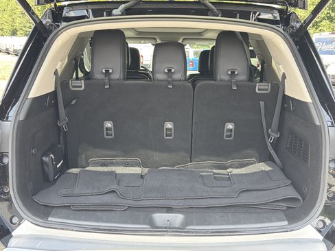 Used 2024 Nissan Pathfinder SL w/ SL Premium Package FWD image 22
