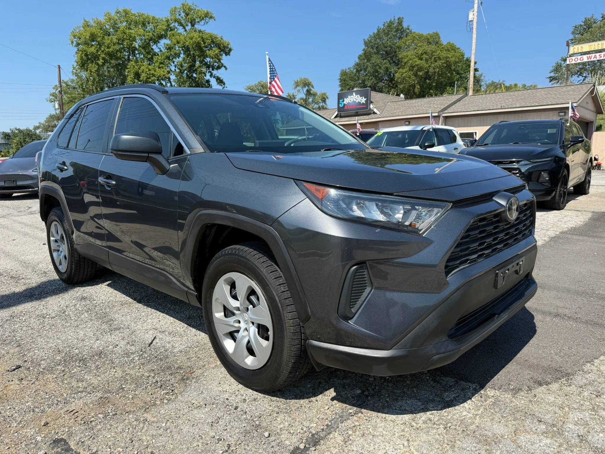 Used 2020 Toyota RAV4 LE FWD image 1