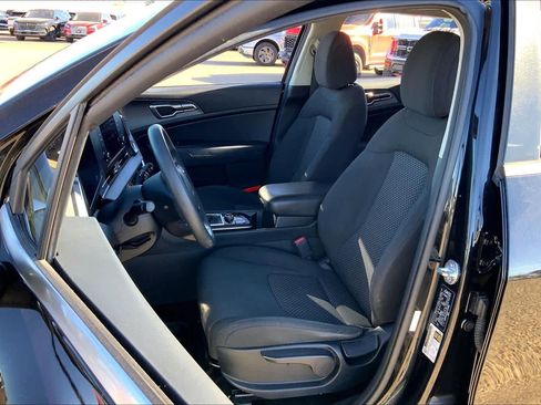 Certified 2023 Kia Sportage LX image 7