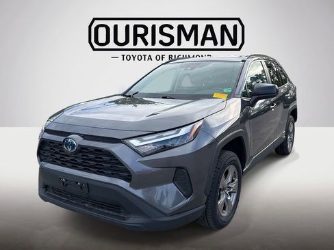 Used 2024 Toyota RAV4 LE image 3