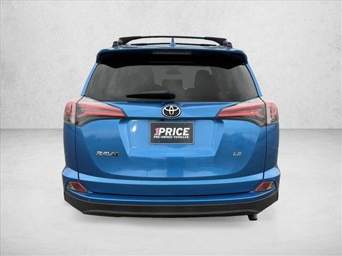 Used 2018 Toyota RAV4 LE image 6