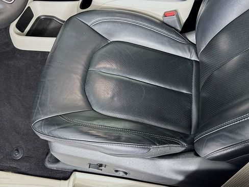 Used 2022 Chrysler Pacifica Touring-L FWD image 19