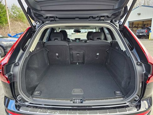 New 2026 Volvo XC60 B5 Plus w/ Protection Package Premier image 19