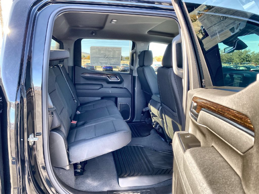 New 2026 GMC Sierra 1500 SLE w/ Preferred Package AWD/4WD image 38