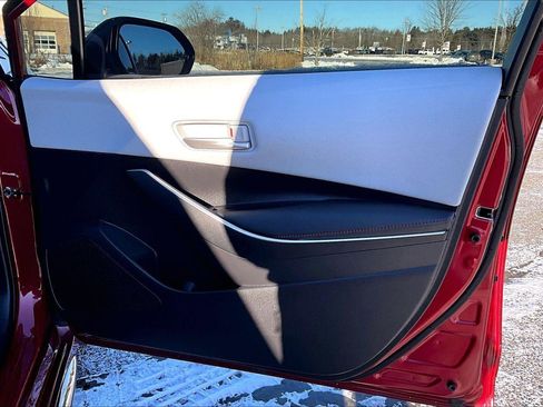 Used 2025 Toyota Corolla SE image 19